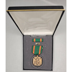 Vintage U.S. Navy & Marine Corps Achievement Medal Set In Case